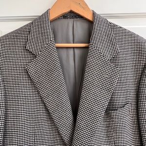 Ermenegildo Zegna b&w houndstooth sport coat. Like new.
